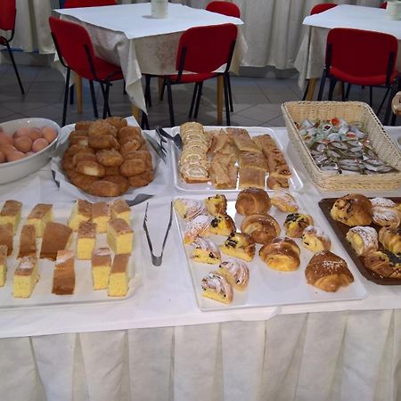 Hotel Elvezia بيزارو المظهر الخارجي الصورة