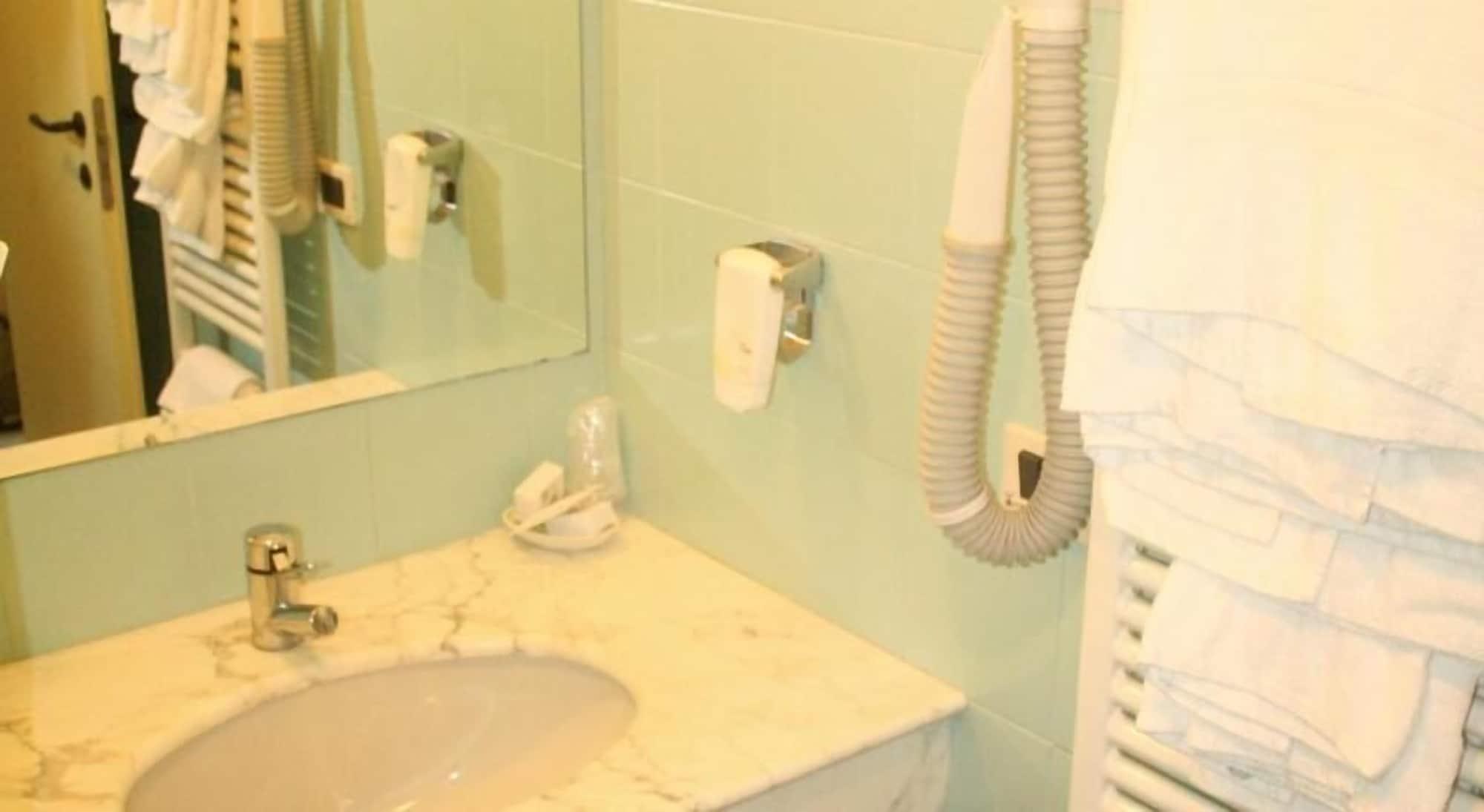Hotel Elvezia بيزارو المظهر الخارجي الصورة