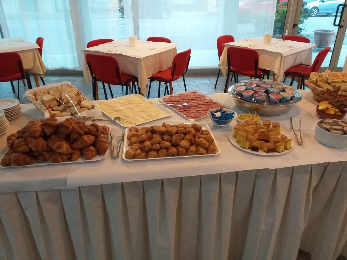 Hotel Elvezia بيزارو المظهر الخارجي الصورة